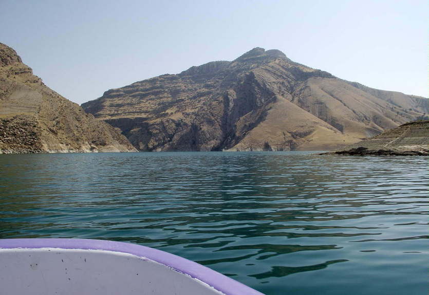 Going into the waterway that links the small and large lakes