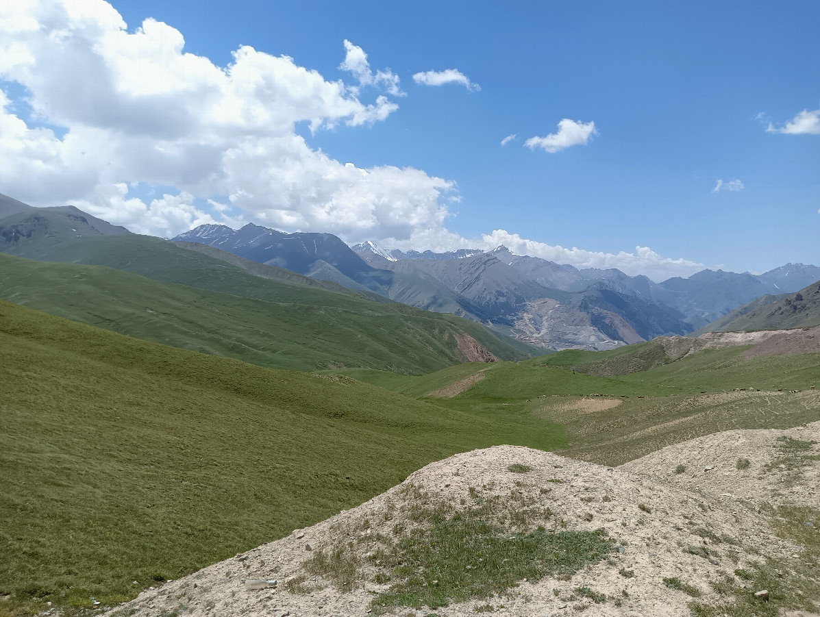 Near mountain pass on the road to the CP