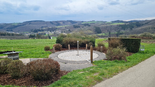 #1: the Confluence Point, view from north, distance 10 m