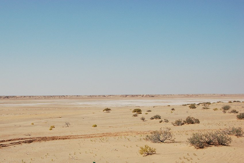 General view of the Confluence at 21N 58E at the flag and the view towards North