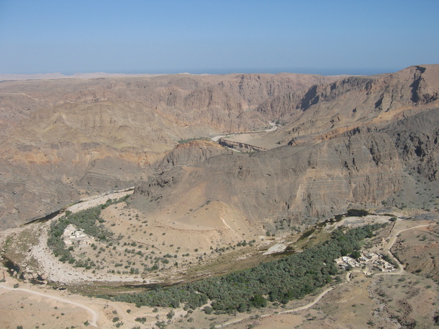 View down Wādiy Suwayh towards the Sea