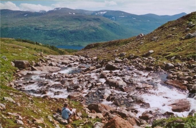 Just crossed the brook at 900m, view SE