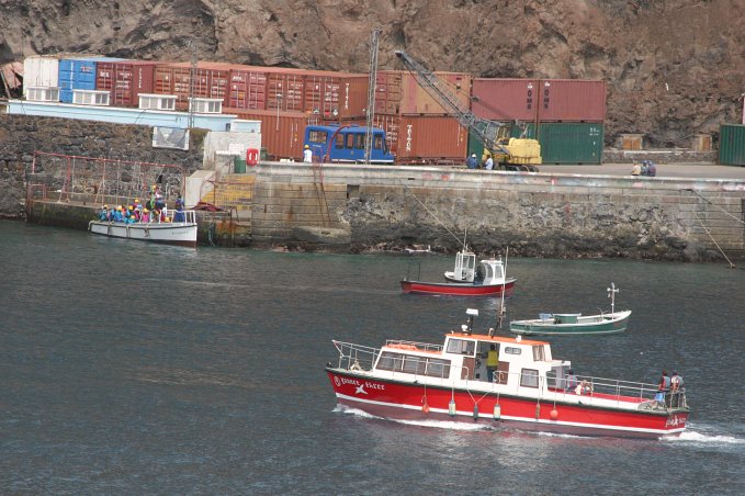 The "Gannet Three" and the disembarkation ropes