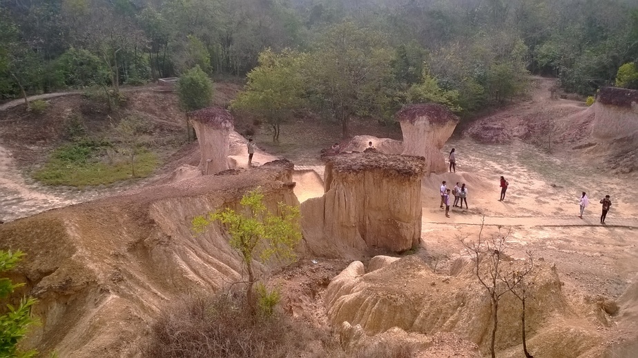 Phare Maung Phee 10 km from Phrae